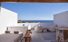 Armony Suites Milos